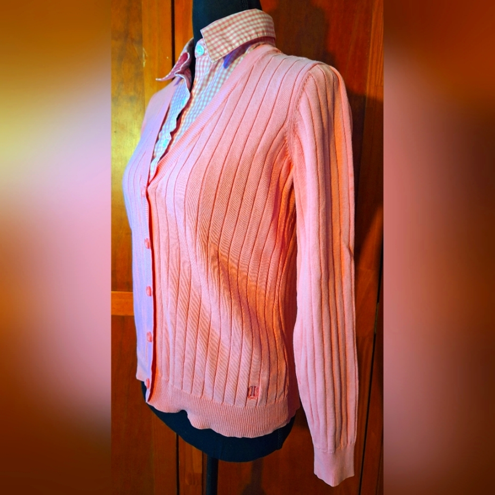 IZOD women's pink sweater with dicky collar and faux button front. Size S - Picture 3 of 5